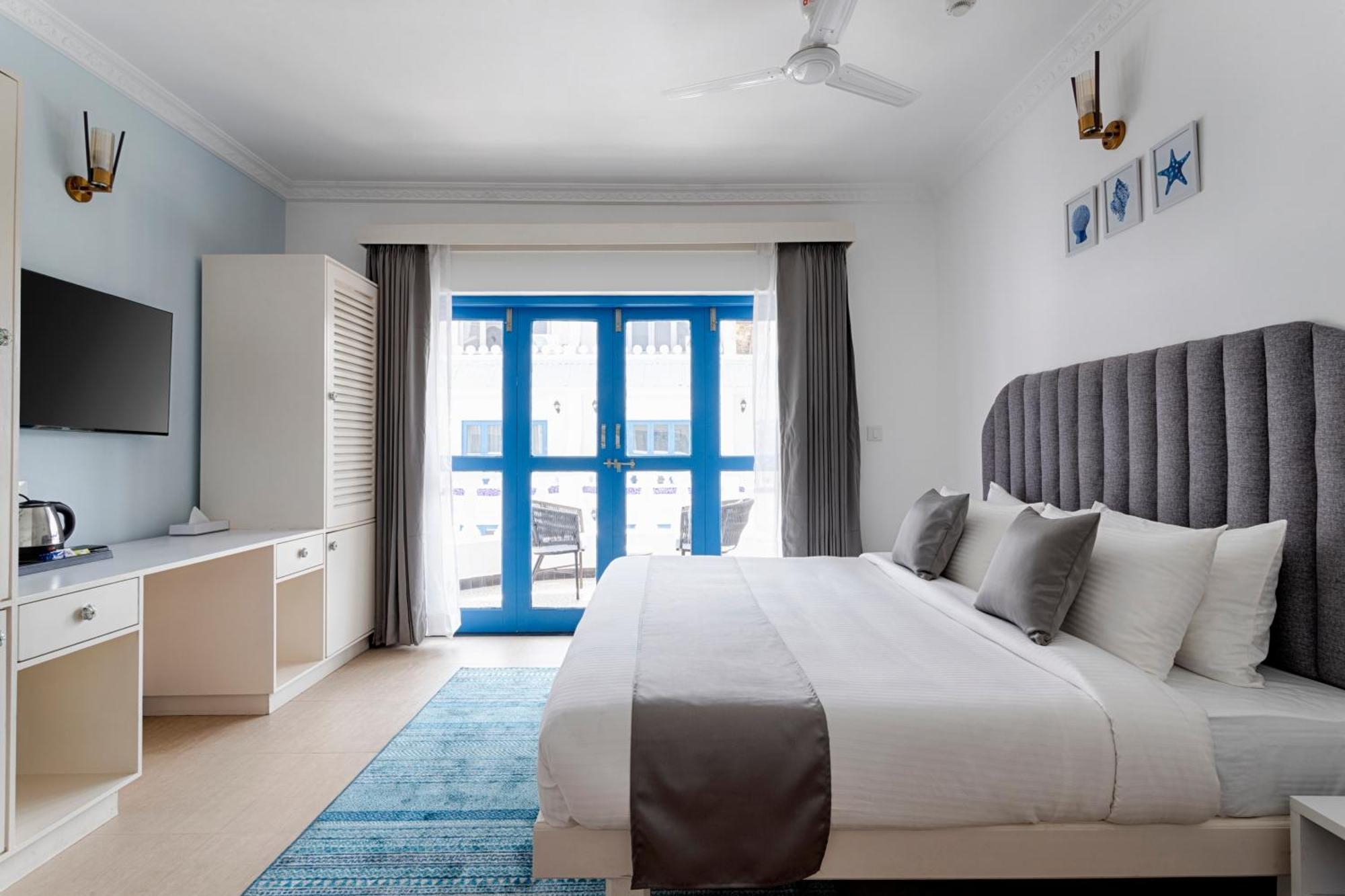 Azalea By Stone Wood Premier Hotel Varca Exterior photo