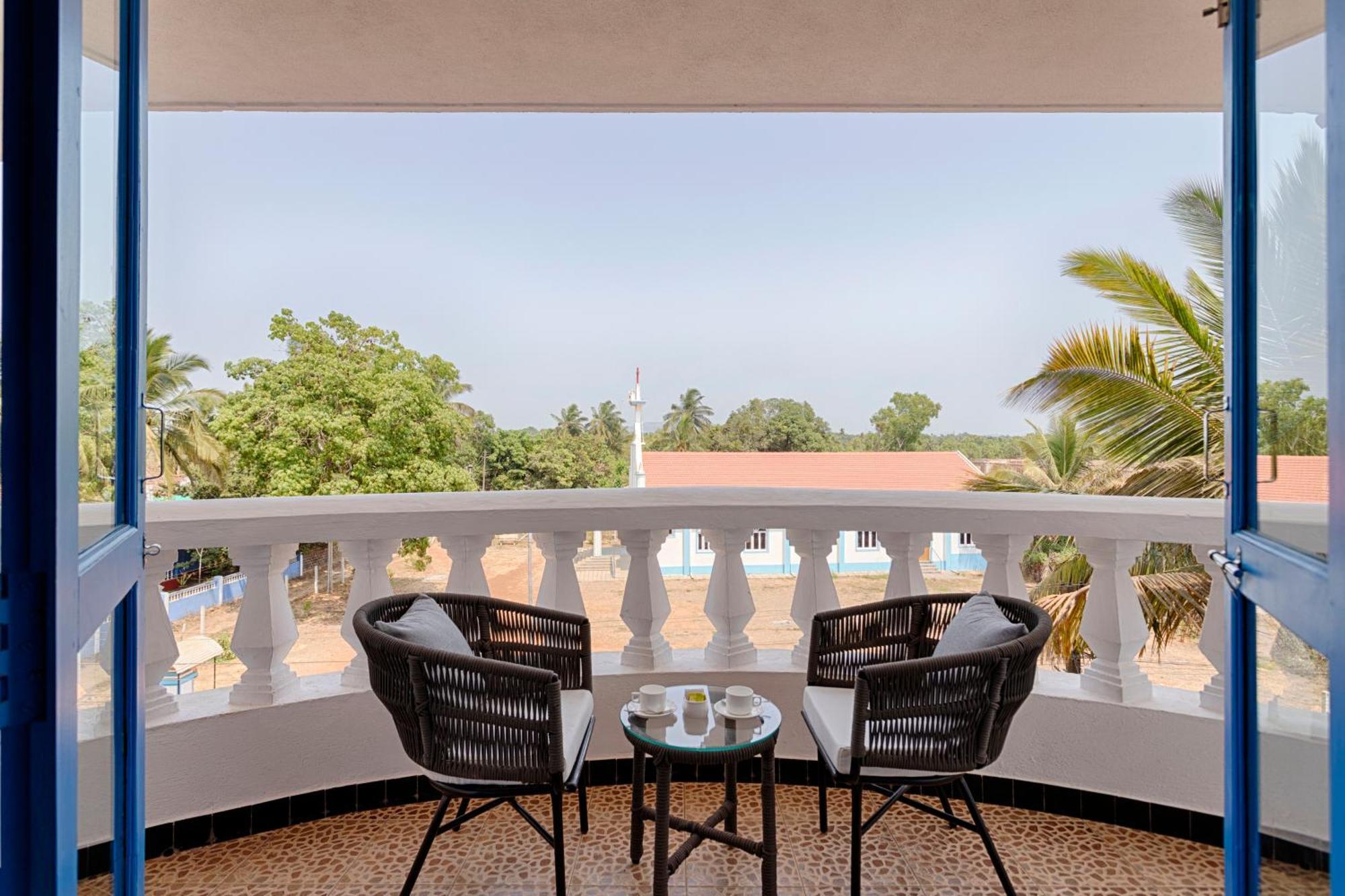 Azalea By Stone Wood Premier Hotel Varca Exterior photo