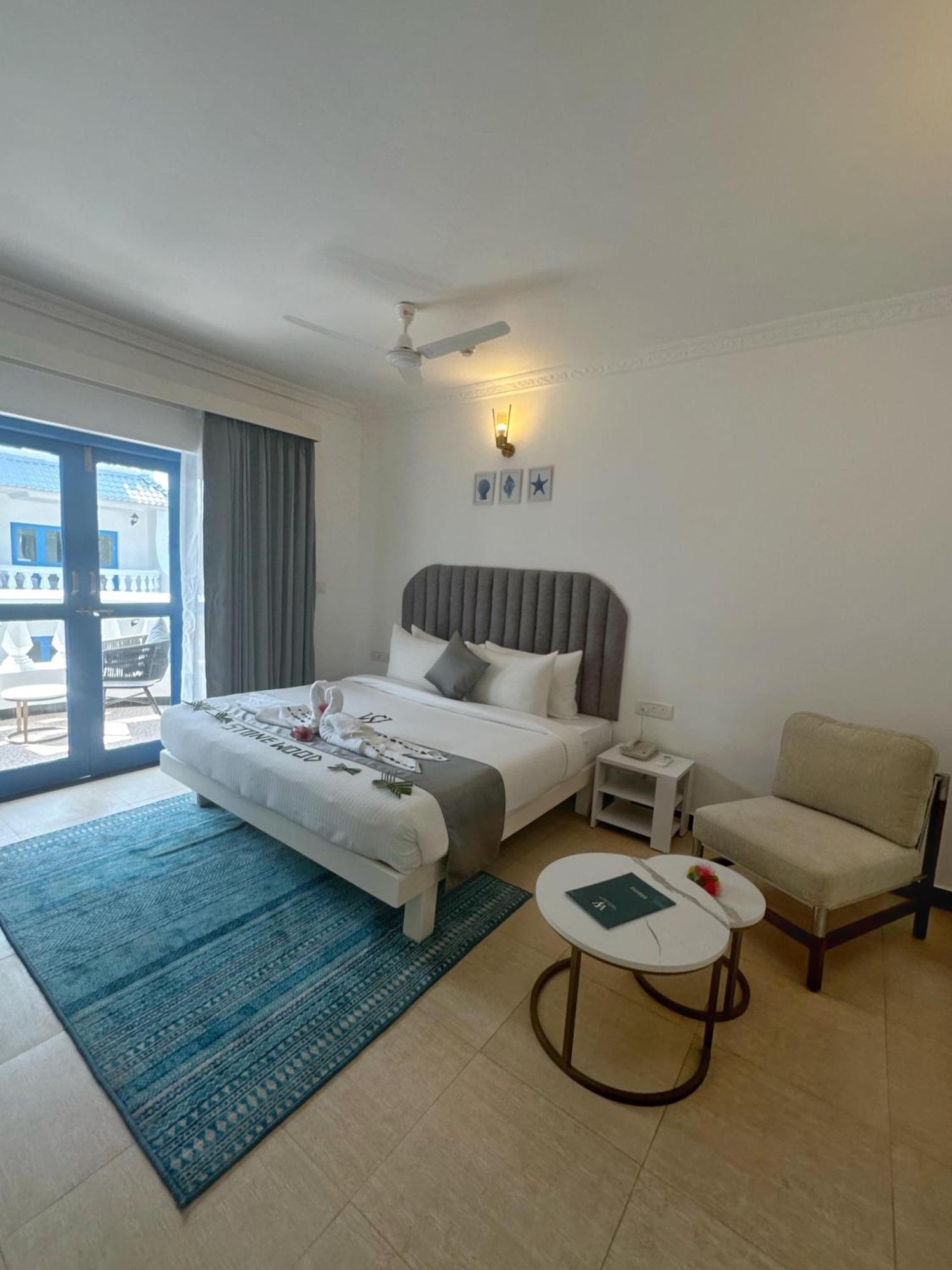 Azalea By Stone Wood Premier Hotel Varca Exterior photo